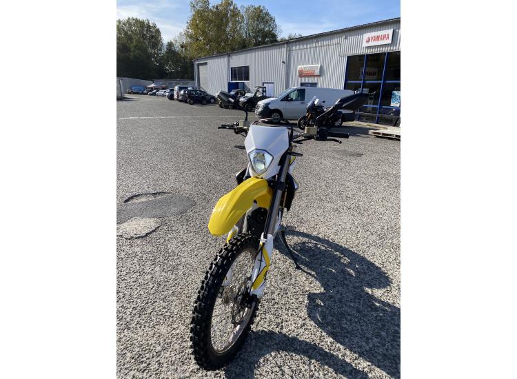 SUR-RON storm bee