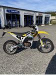 SUR-RON storm bee