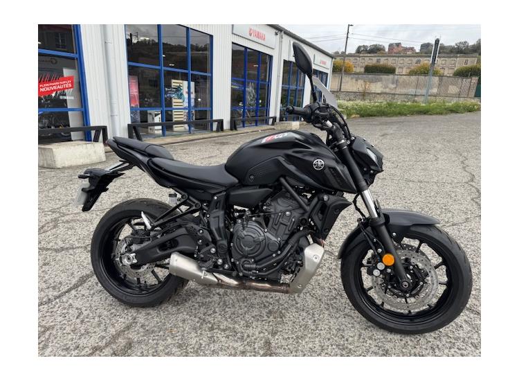 YAMAHA MT 07 2024