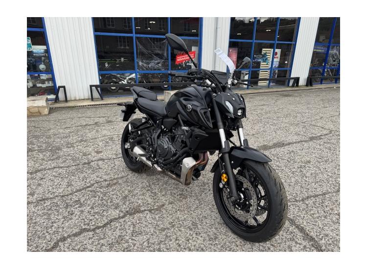 YAMAHA MT 07 2024