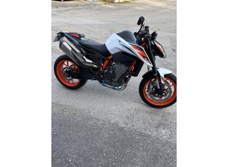 KTM 890 DUKE R