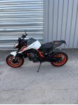 KTM 890 DUKE R
